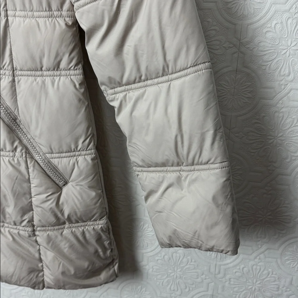 Bernardo EcoPlume Taupe Hooded Puffer Coat Recycled Insulation Size Small‎ Cream